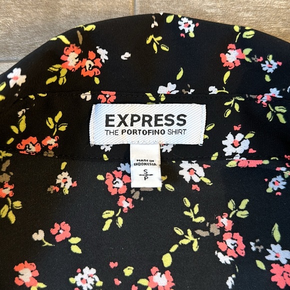 Express button down - Picture 2 of 6